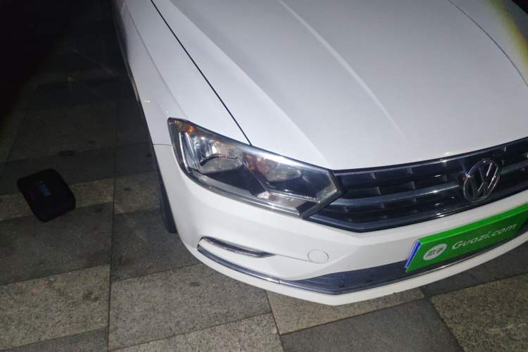 Used Volkswagen Bora 2017 1.6L Automatic Comfort Model Right Front Headlight