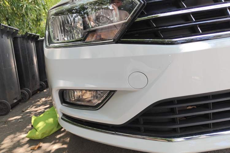 Used Volkswagen Bora 2017 1.6L Manual Comfort Model Right Front Headlight
