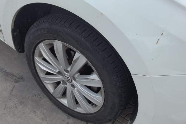 Used Volkswagen Bora 2017 1.6L Automatic Comfort Model Right Front Wheel Hub