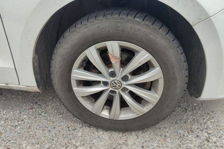 Used Volkswagen Bora 2017 1.6L Automatic Fashion Model Right Front Wheel Hub