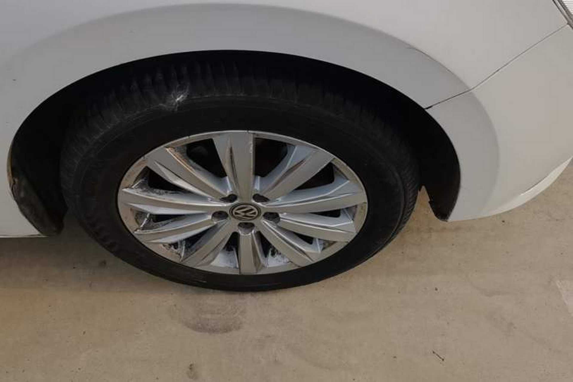 Used Volkswagen Bora 2017 1.6L Automatic Comfort Model Right Front Wheel Hub