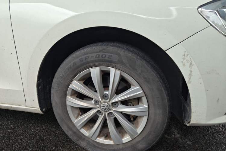 Used Volkswagen Bora 2017 1.6L Automatic Fashion Model Right Front Wheel Hub