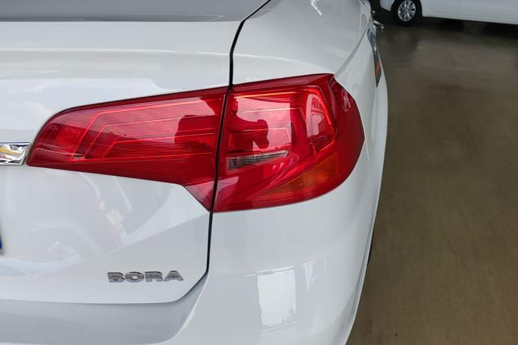 Used Volkswagen Bora 2017 1.6L Automatic Comfort Model Right Rear Taillight