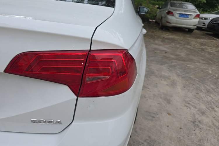 Used Volkswagen Bora 2017 1.6L Automatic Comfort Model Right Rear Taillight