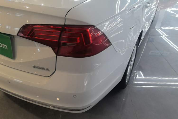Used Volkswagen Bora 2017 1.6L Automatic Comfort Model Right Rear Taillight