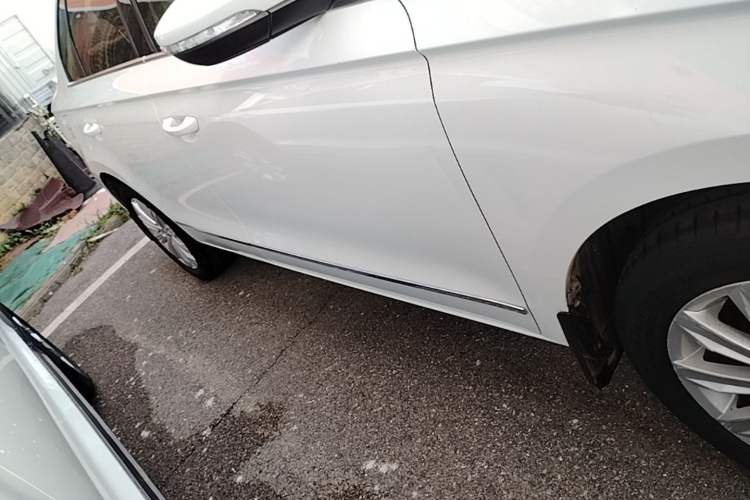 Used Volkswagen Bora 2017 1.6L Automatic Comfort Model Right Side Sill