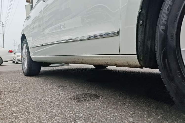 Used Volkswagen Bora 2017 1.6L Manual Comfort Model Right Side Sill