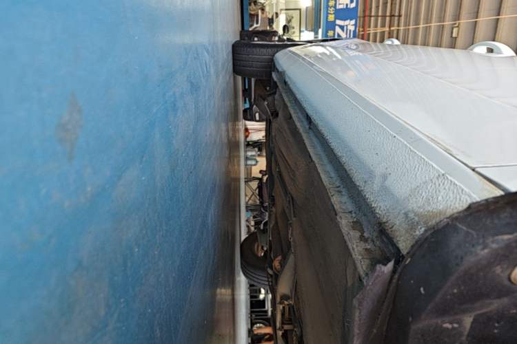 Used Volkswagen Bora 2017 1.6L Automatic Fashion Model Right Side Sill