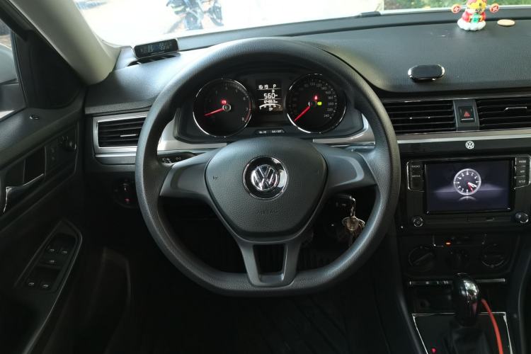 Used Volkswagen Bora 2017 1.6L Automatic Fashion Model Steering Wheel