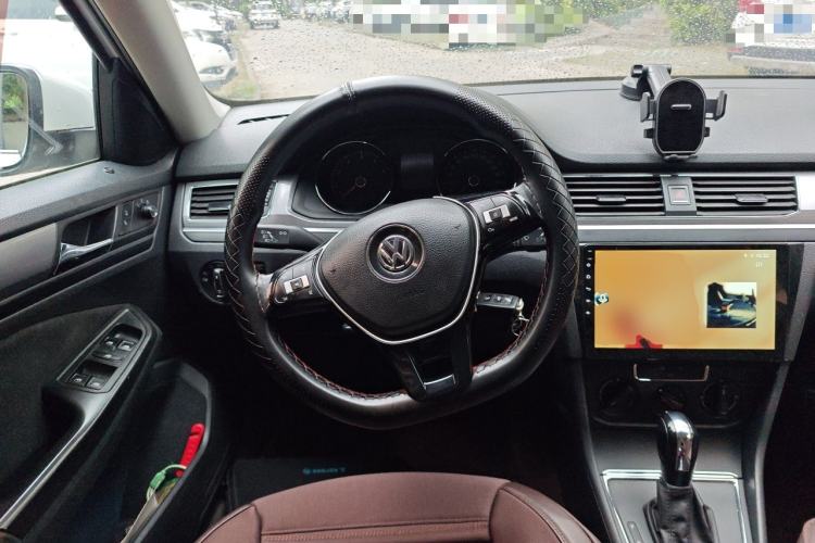 Used Volkswagen Bora 2017 1.6L Automatic Fashion Model Steering Wheel
