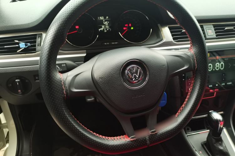Used Volkswagen Bora 2017 1.6L Automatic Fashion Model Steering Wheel