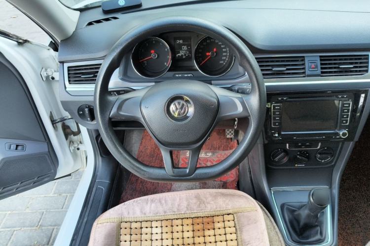 Used Volkswagen Bora 2017 1.6L Manual Fashion Model Steering Wheel