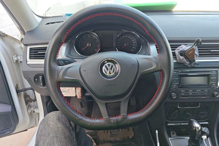 Used Volkswagen Bora 2017 1.6L Automatic Fashion Model Steering Wheel