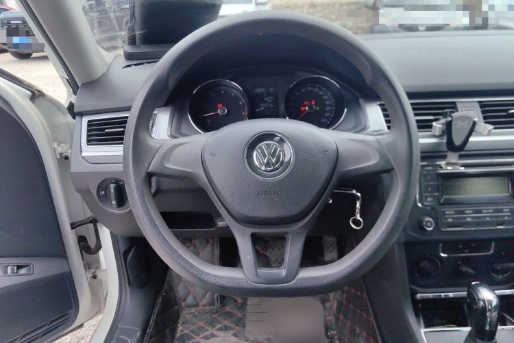 Used Volkswagen Bora 2017 1.6L Automatic Fashion Model Steering Wheel