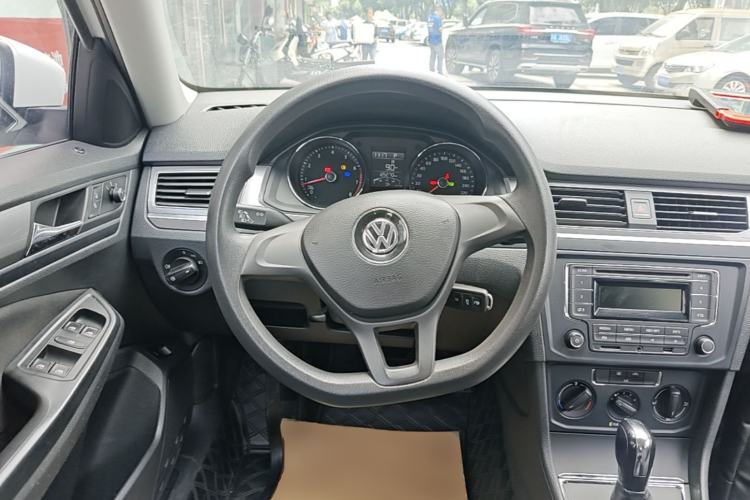 Used Volkswagen Bora 2017 1.6L Automatic Fashion Model Steering Wheel