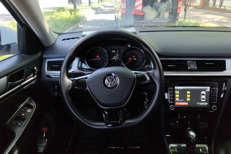 Used Volkswagen Bora 2017 1.6L Automatic Comfort Model Steering Wheel