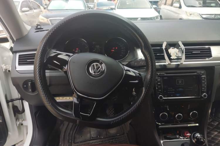 Used Volkswagen Bora 2017 1.6L Manual Fashion Model Steering Wheel