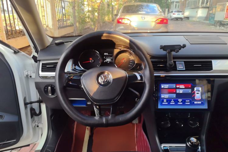 Used Volkswagen Bora 2017 1.6L Manual Two-Millionth-Vehicle Commemorative Edition Steering Wheel