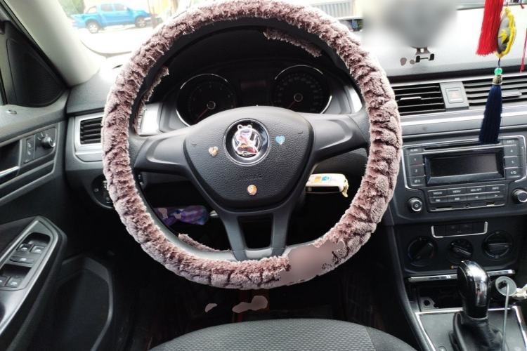 Used Volkswagen Bora 2017 1.6L Automatic Fashion Model Steering Wheel