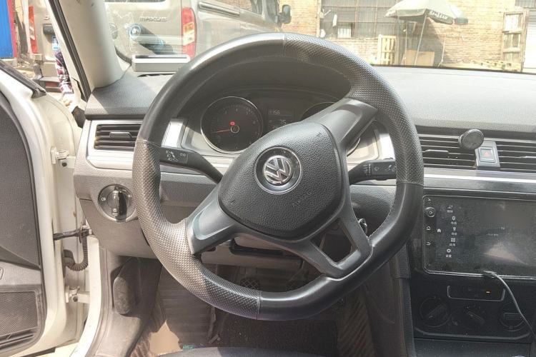 Used Volkswagen Bora 2017 1.6L Manual Fashion Model Steering Wheel