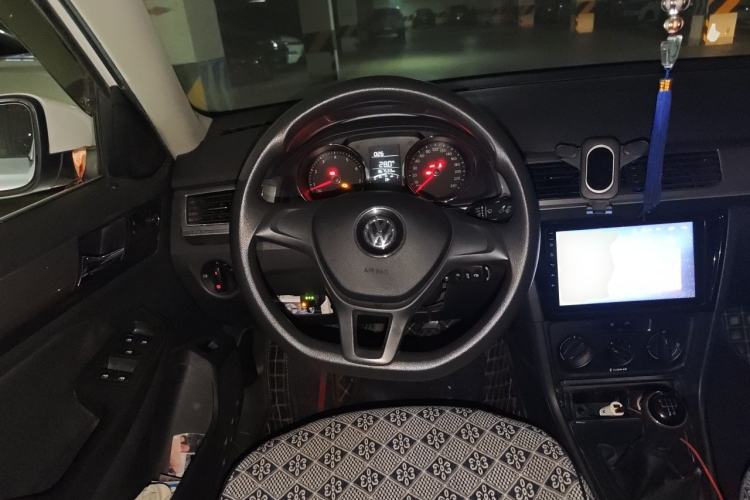 Used Volkswagen Bora 2017 1.6L Manual Fashion Model Steering Wheel