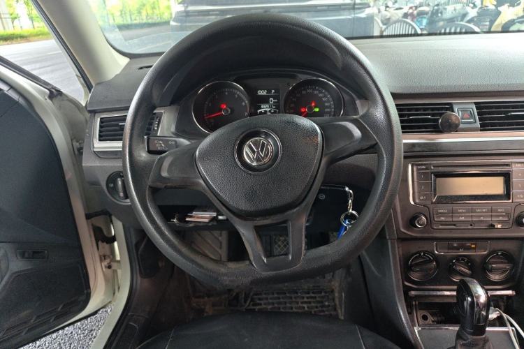 Used Volkswagen Bora 2017 1.6L Automatic Fashion Model Steering Wheel