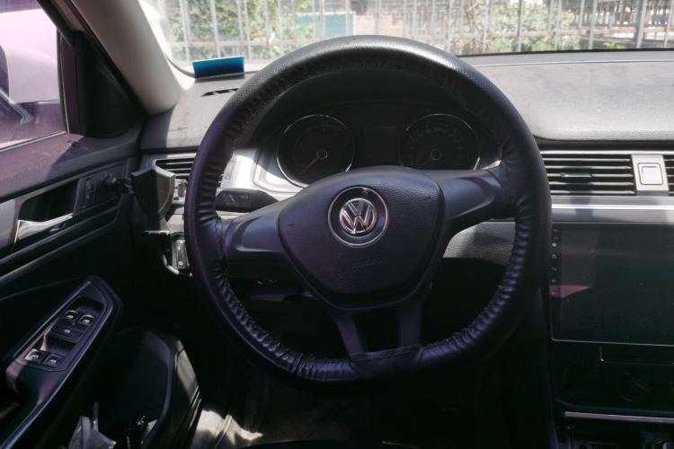 Used Volkswagen Bora 2017 1.6L Manual Fashion Model Steering Wheel