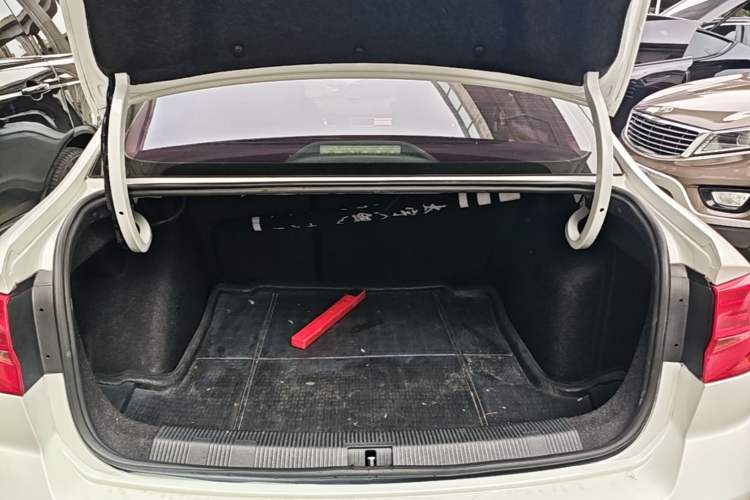 Used Volkswagen Bora 2017 1.6L Automatic Comfort Model Trunk