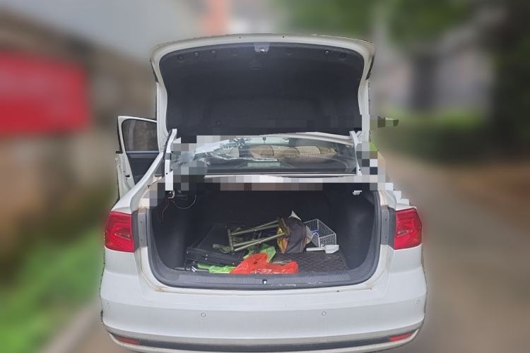 Used Volkswagen Bora 2017 1.6L Automatic Fashion Model Trunk