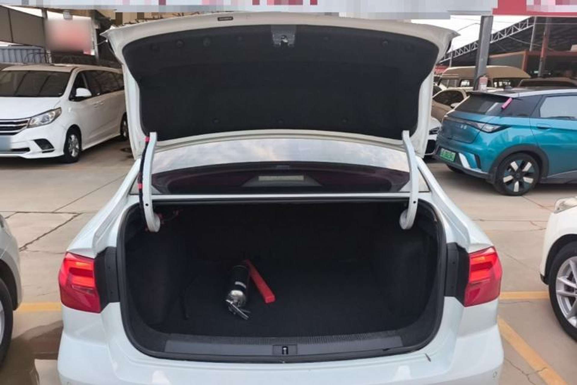 Used Volkswagen Bora 2017 1.6L Manual Fashion Model Trunk