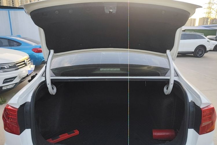 Used Volkswagen Bora 2017 1.6L Automatic Fashion Model Trunk