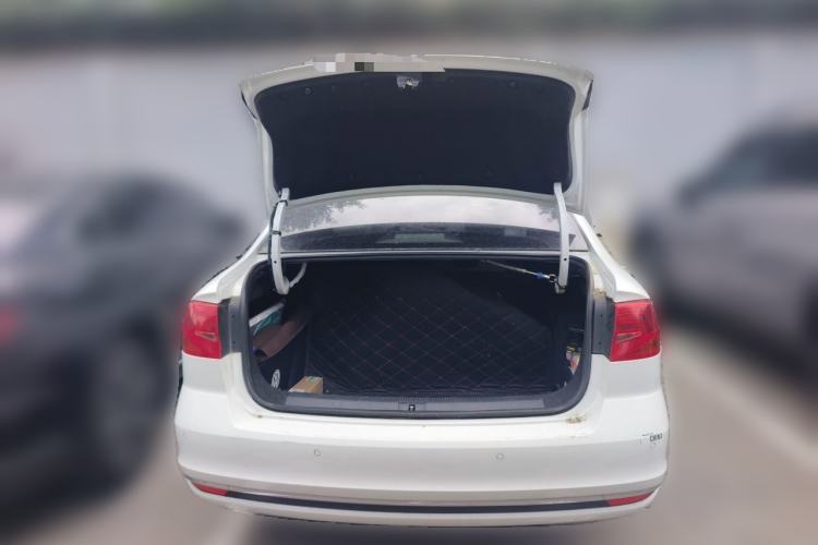 Used Volkswagen Bora 2017 1.6L Manual Comfort Model Trunk