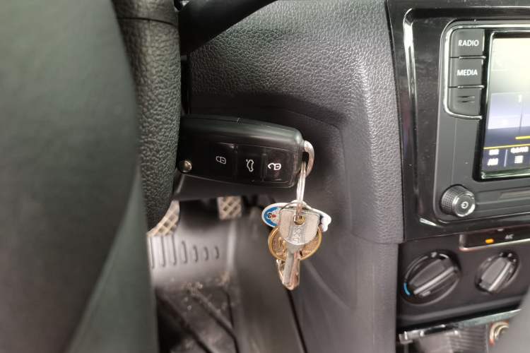 Used Volkswagen Bora 2017 1.6L Automatic Fashion Model Vehicle Key