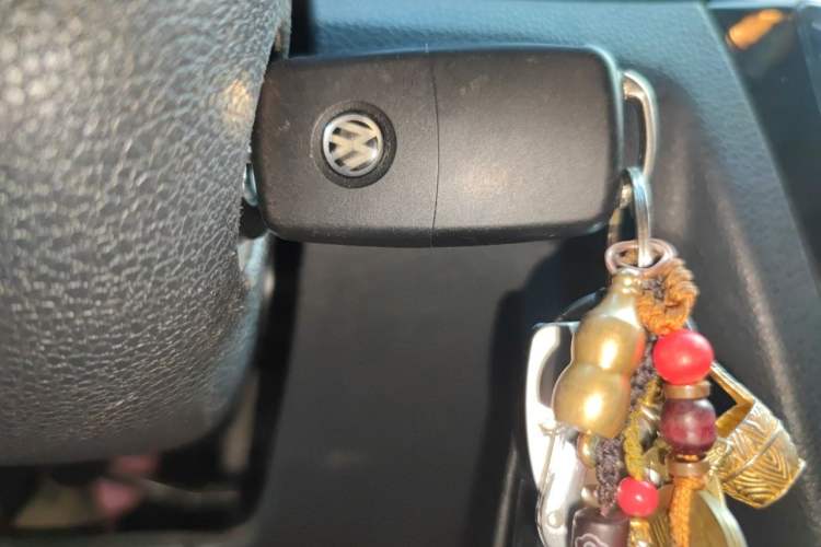 Used Volkswagen Bora 2017 1.6L Manual Fashion Model Vehicle Key