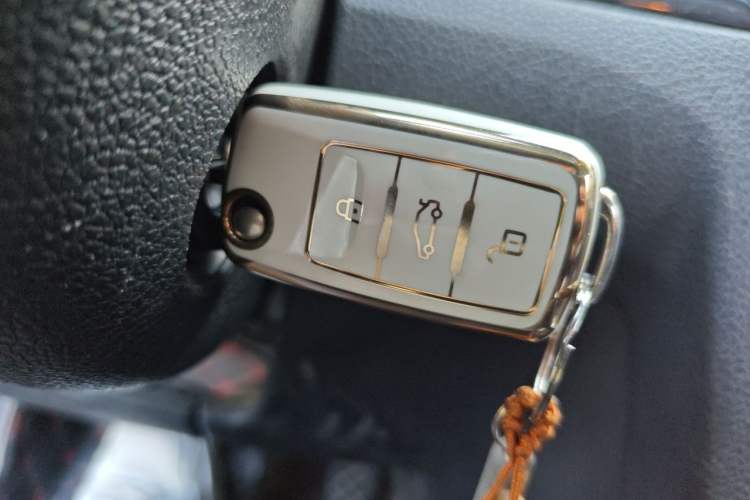 Used Volkswagen Bora 2017 1.6L Automatic Comfort Model Vehicle Key