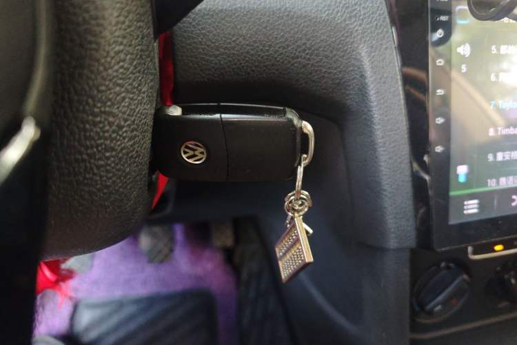 Used Volkswagen Bora 2017 1.6L Manual Fashion Model Vehicle Key