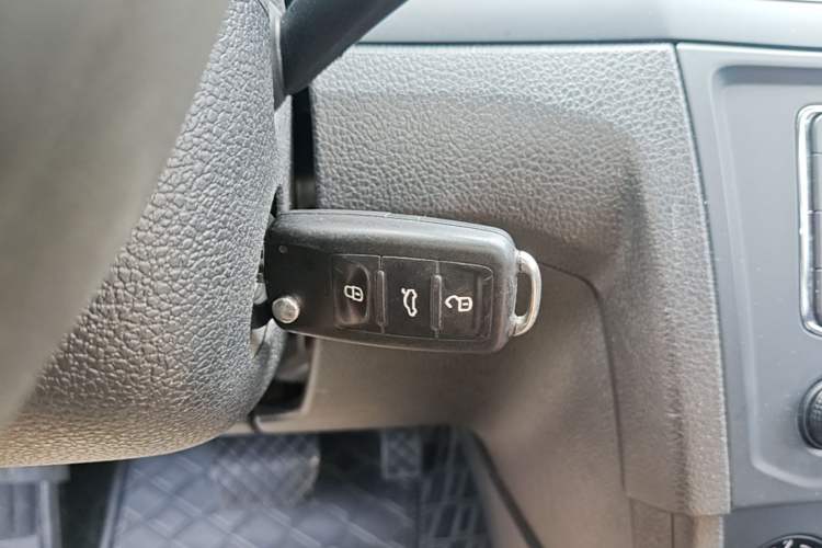 Used Volkswagen Bora 2017 1.6L Automatic Fashion Model Vehicle Key