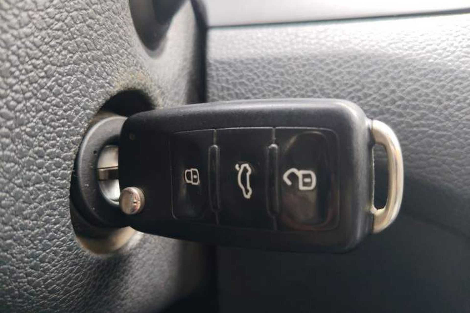Used Volkswagen Bora 2017 1.6L Manual Fashion Model Vehicle Key