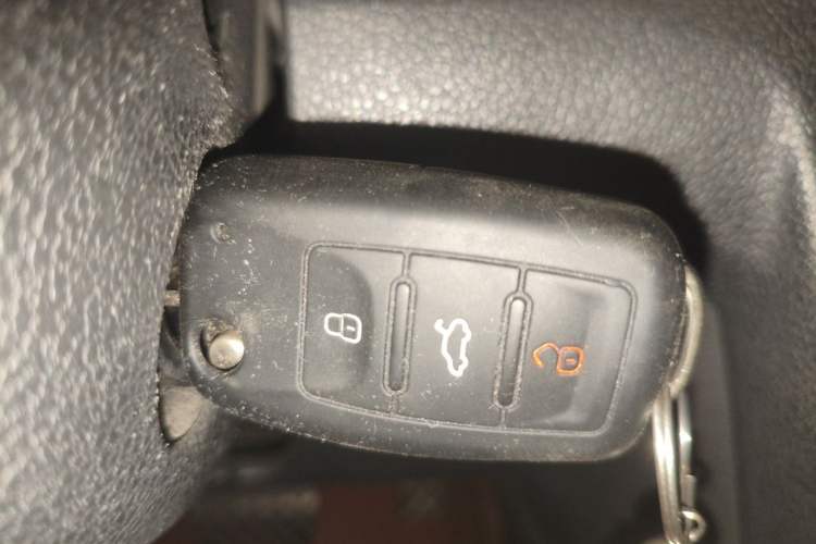 Used Volkswagen Bora 2017 1.6L Automatic Fashion Model Vehicle Key