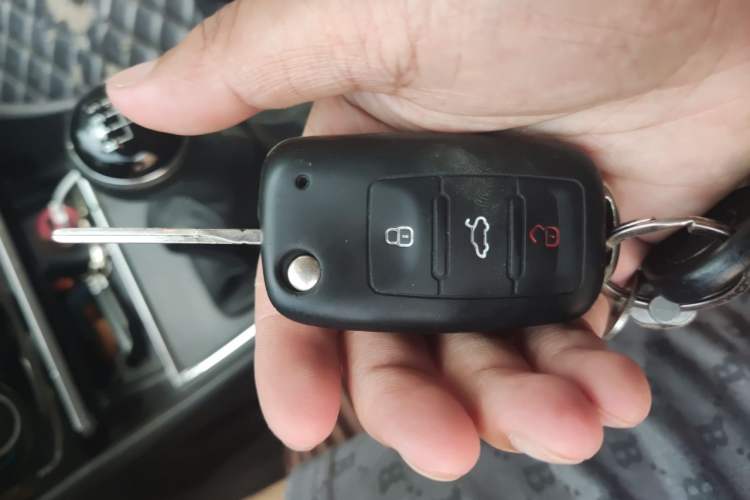 Used Volkswagen Bora 2017 1.6L Manual Fashion Model Vehicle Key