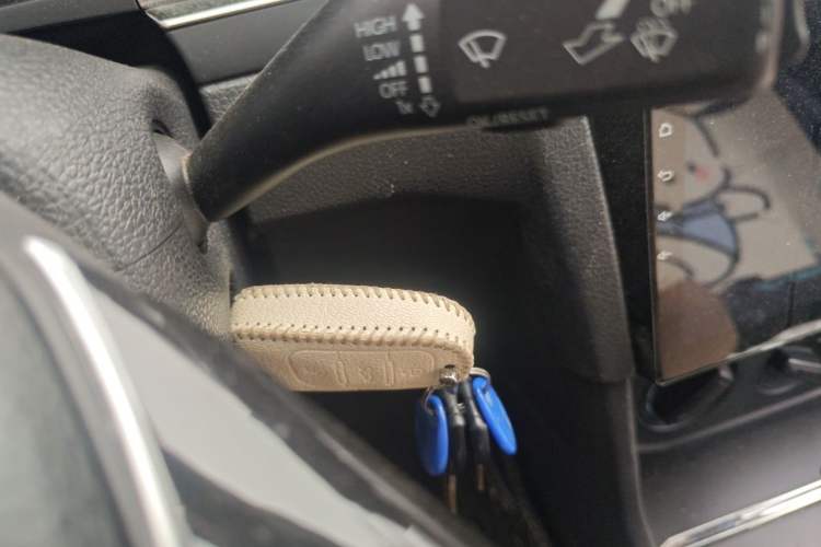 Used Volkswagen Bora 2017 1.6L Automatic Fashion Model Vehicle Key