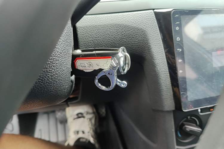 Used Volkswagen Bora 2017 1.6L Automatic Fashion Model Vehicle Key