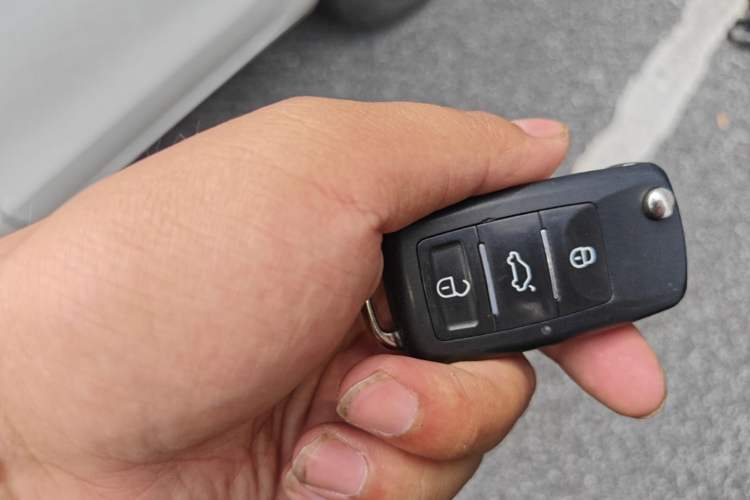 Used Volkswagen Bora 2017 1.6L Automatic Fashion Model Vehicle Key