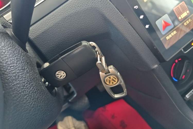 Used Volkswagen Bora 2017 1.6L Automatic Fashion Model Vehicle Key