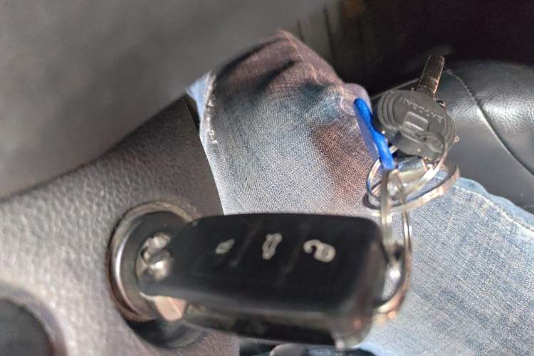 Used Volkswagen Bora 2017 1.6L Automatic Fashion Model Vehicle Key