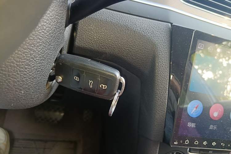 Used Volkswagen Bora 2017 1.6L Automatic Fashion Model Vehicle Key
