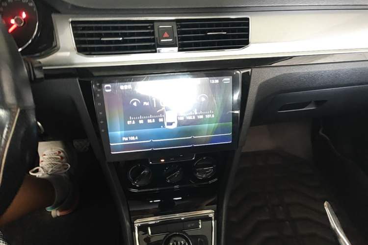 Used Volkswagen Bora 2017 1.6L Manual Comfort Model Audio And AC Panel