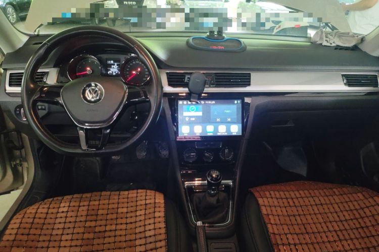 Used Volkswagen Bora 2017 1.6L Manual Comfort Model Center Console