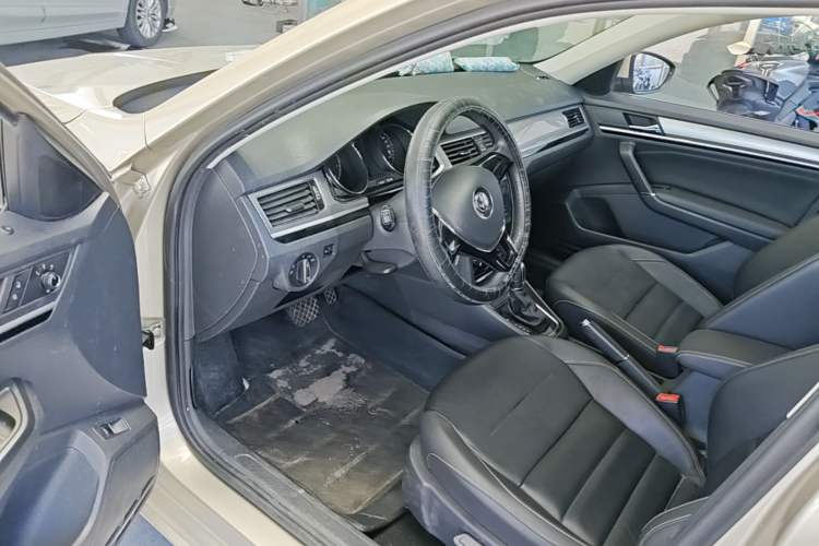 Used Volkswagen Bora 2017 1.6L Automatic Comfort Model Driver Seat