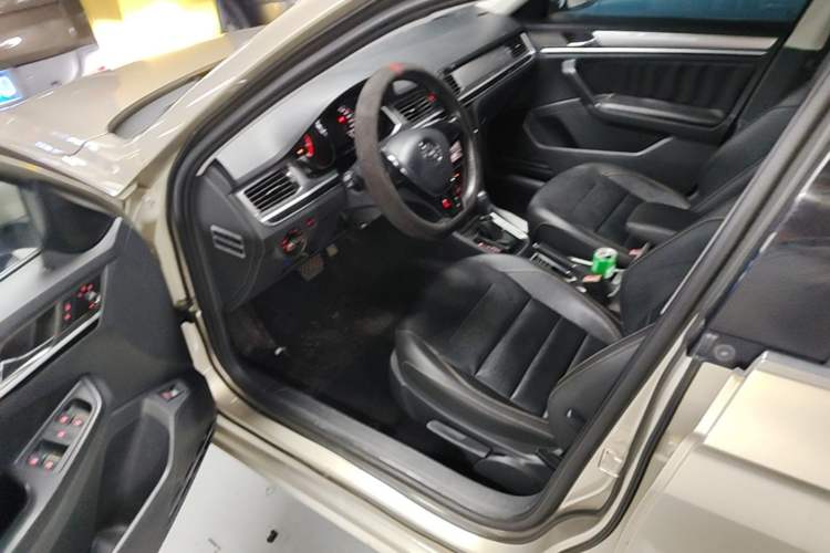Used Volkswagen Bora 2017 1.6L Automatic Comfort Model Driver Seat